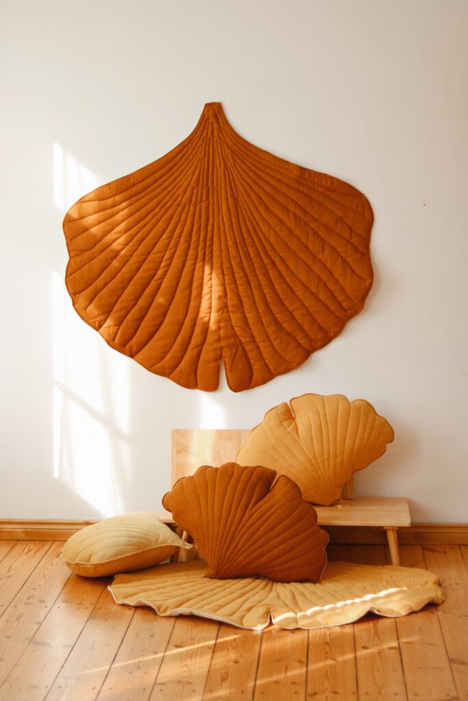 Ginkgo Leaf Mat - Brown