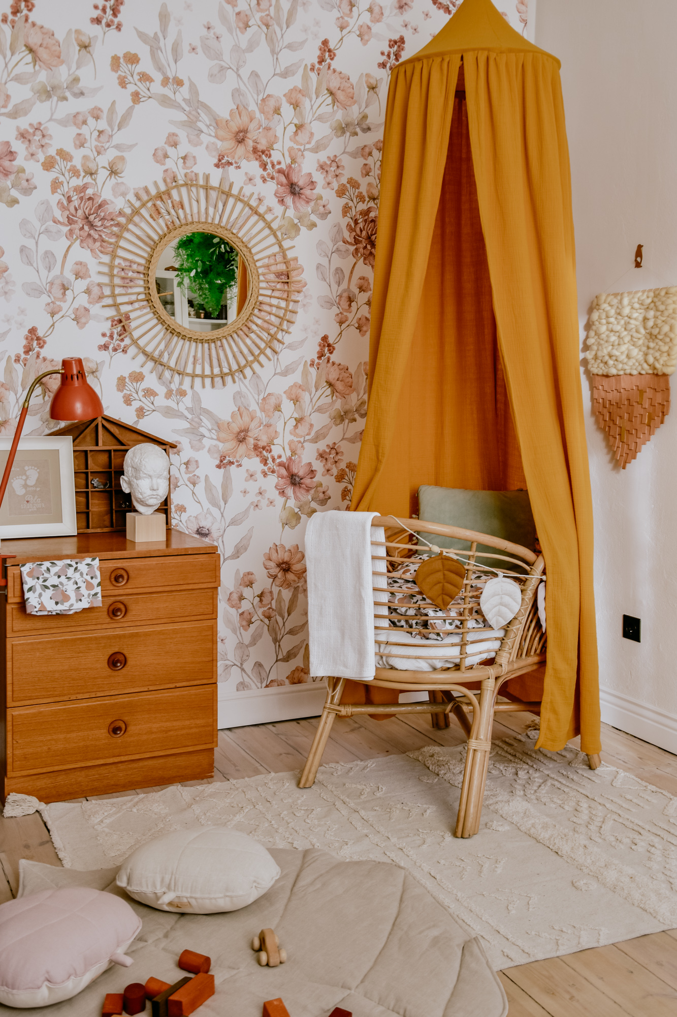 Leaf Linen Mat – Beige - Image 3