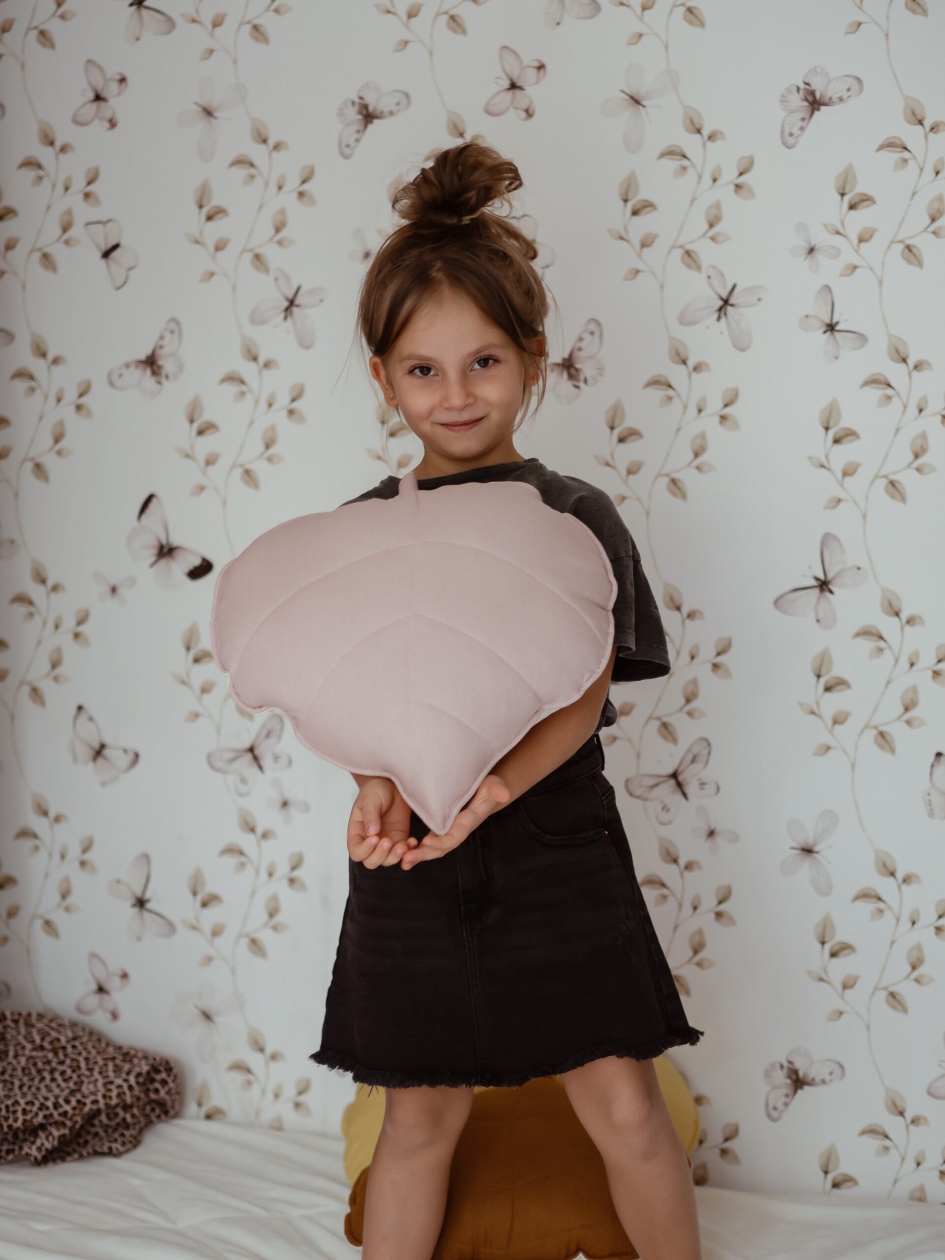 Velvet Leaf Pillow – Light Pink - Image 3