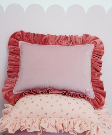 Velvet pillow with frill "Raspberry smoothie"