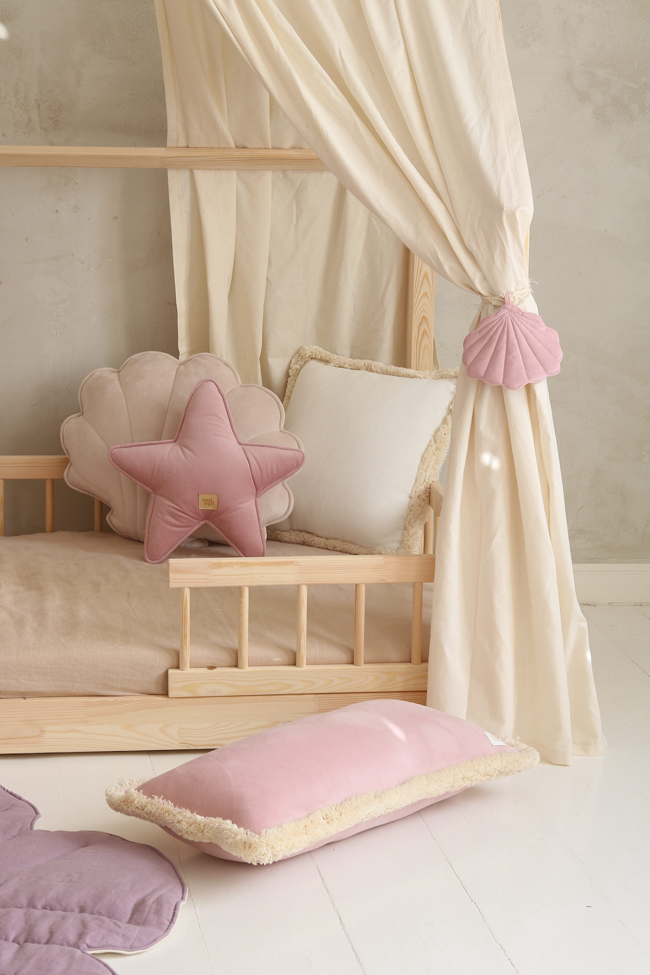 Star Pillow - Pink Velvet - Image 3