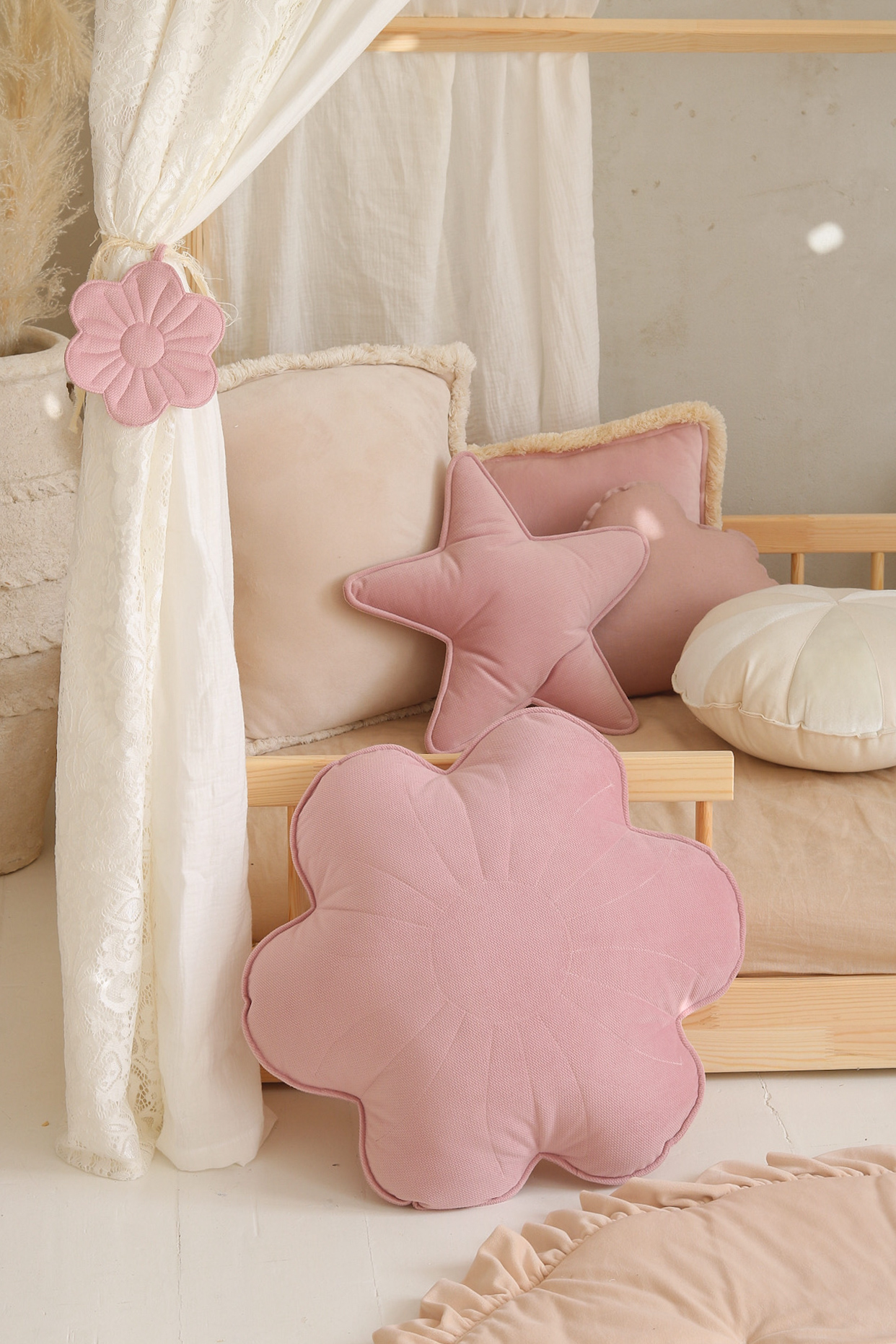 Star Pillow - Pink Velvet - Image 2