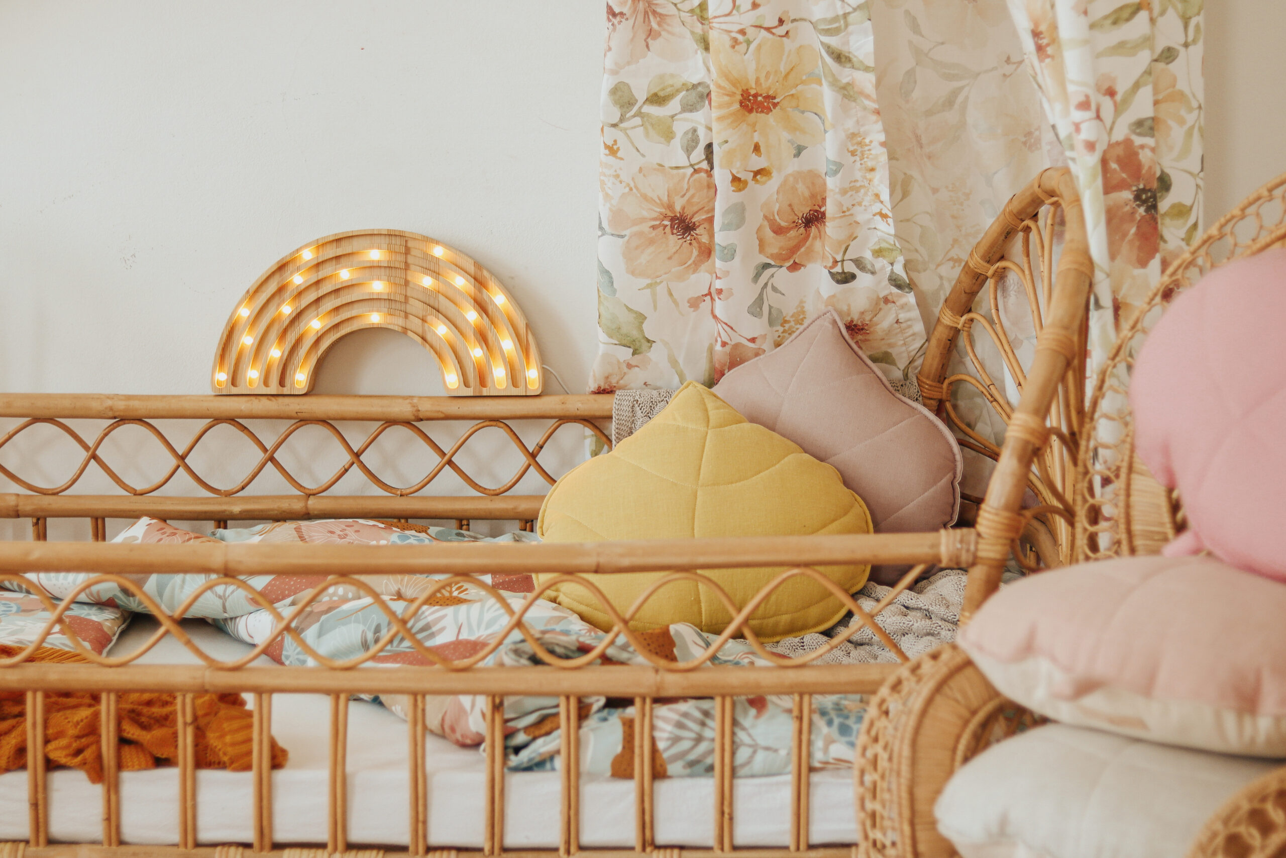 Leaf Pillow Velvet- Yellow - Image 6