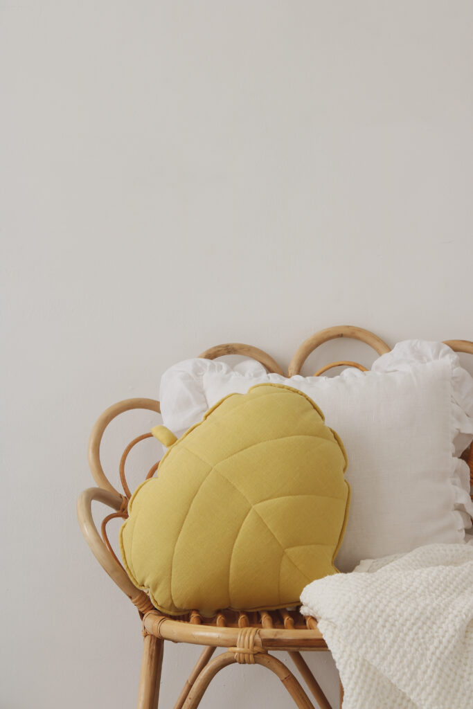 Leaf Pillow Velvet- Yellow