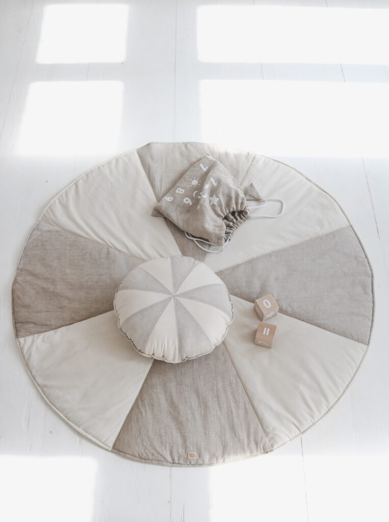 Round Pillow "Cream Candy"