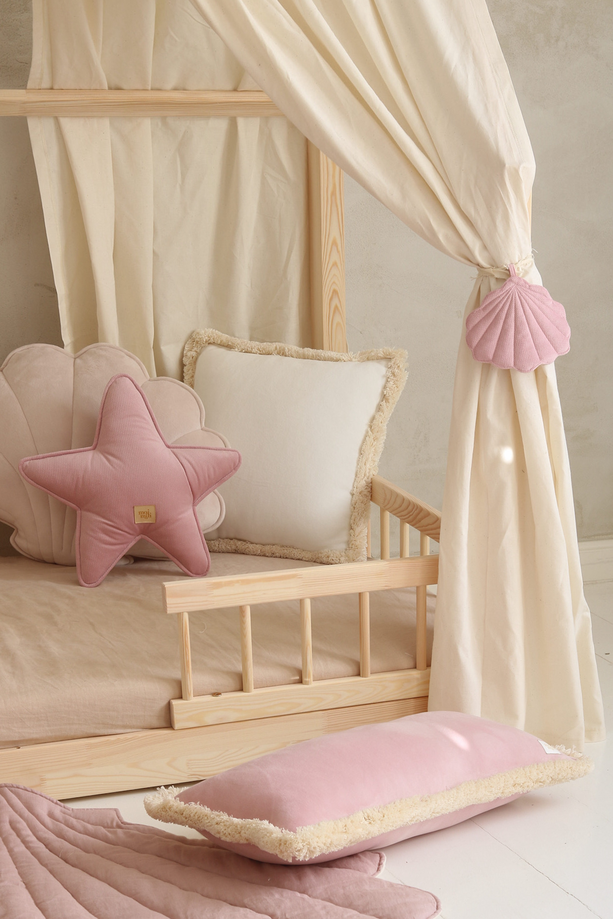 Raw Cotton House Bed Curtain suits the girl style bedroom