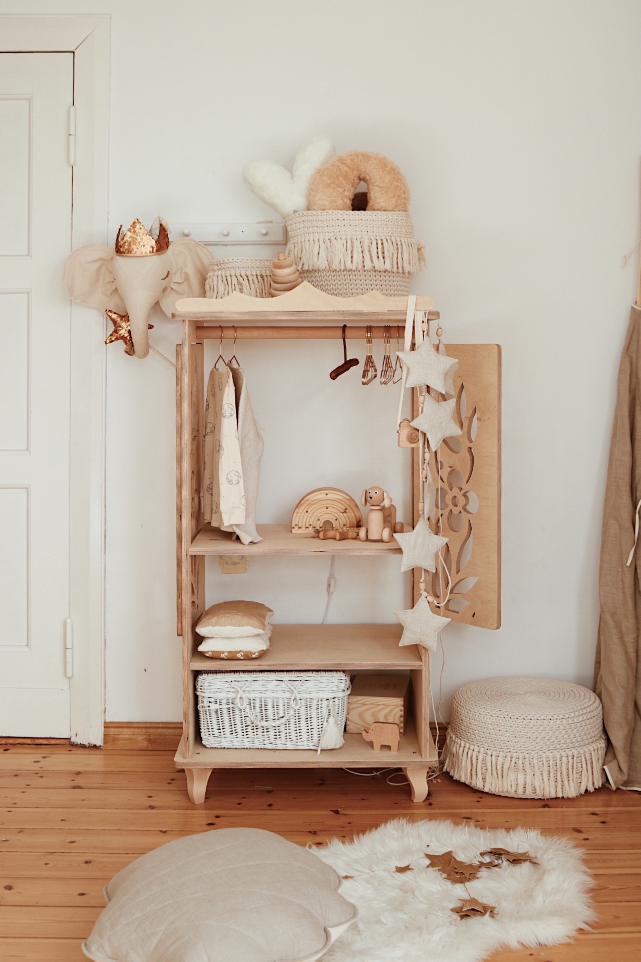 linen star garland decoration to beige and organic kids room