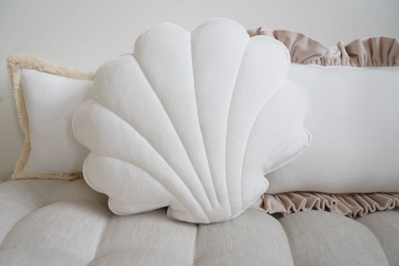 white velvet shell pillow big and easy to wash pillow