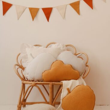 Garland – Orange Brown