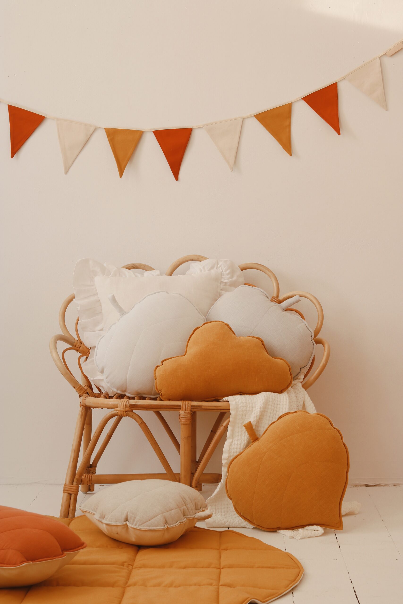 Garland – Orange Brown