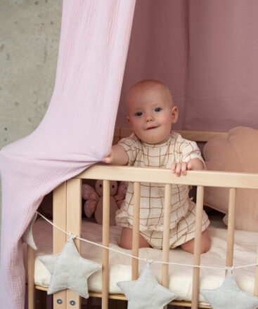 baby-pink-canopy-for nursery, girl's room decoration