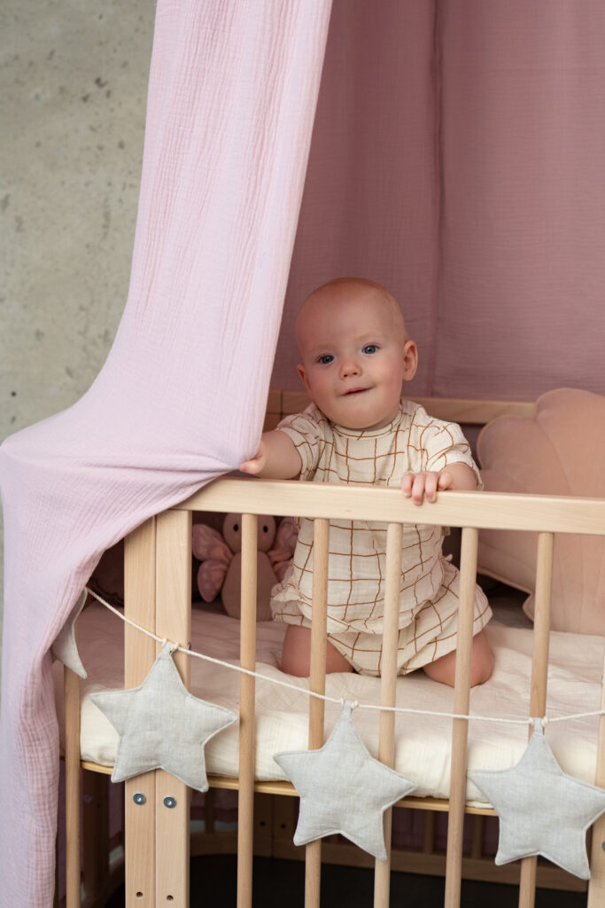 baby-pink-canopy-for nursery, girl's room decoration