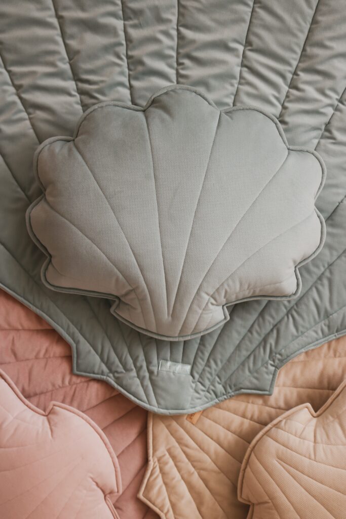 velvet shell pillow mint